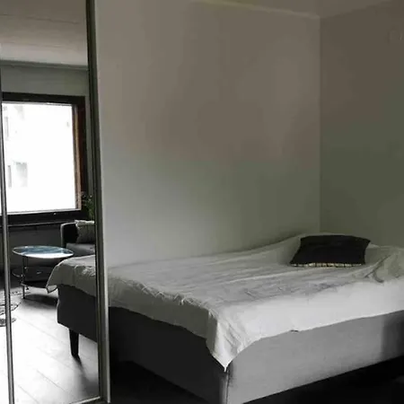 Cosy Near By Airport, 2min From Train! Vanda