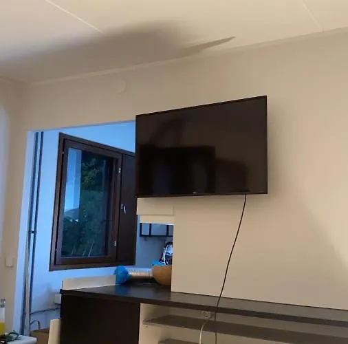 Cosy Near By Airport, 2min From Train! *