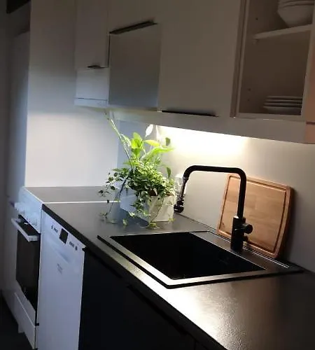 Cosy Near By Airport, 2min From Train! Vanda